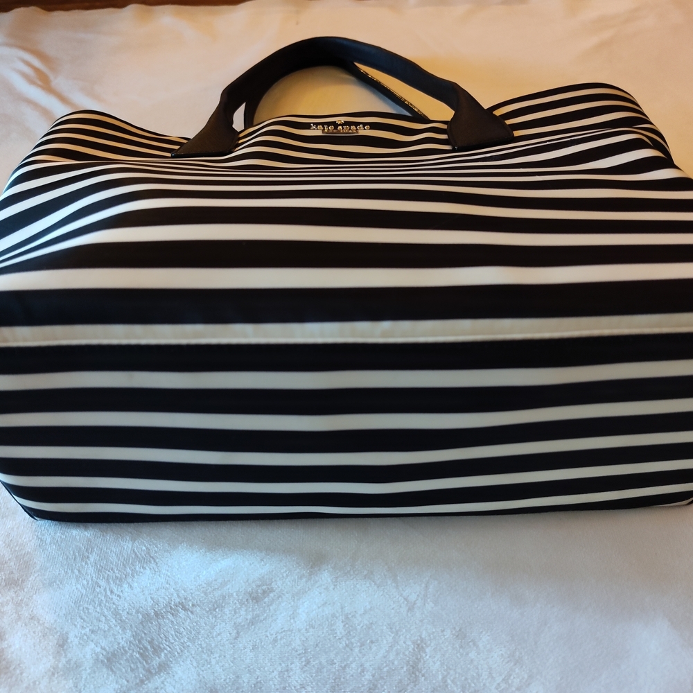 Kate Spade StoryBook Lining Stripe Tote Black White One Corner Rub EUC - Picture 10 of 14